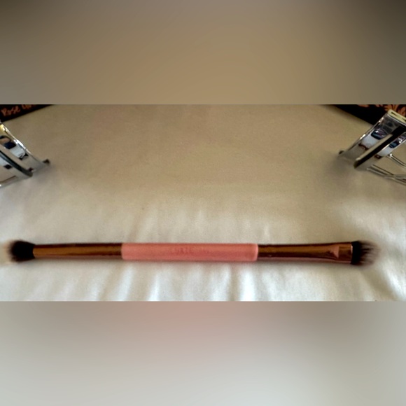 ❤️NWOT❤️PROFESSIONAL”LUXIE”MAKEUP BRUSH❤️ - Picture 2 of 3